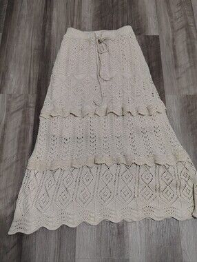 Solitaire Cream Crochet Tiered Maxi Skirt Size small